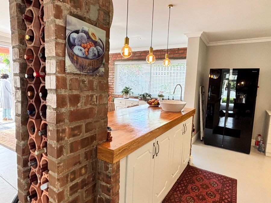 4 Bedroom Property for Sale in Gordons Bay Village Western Cape
